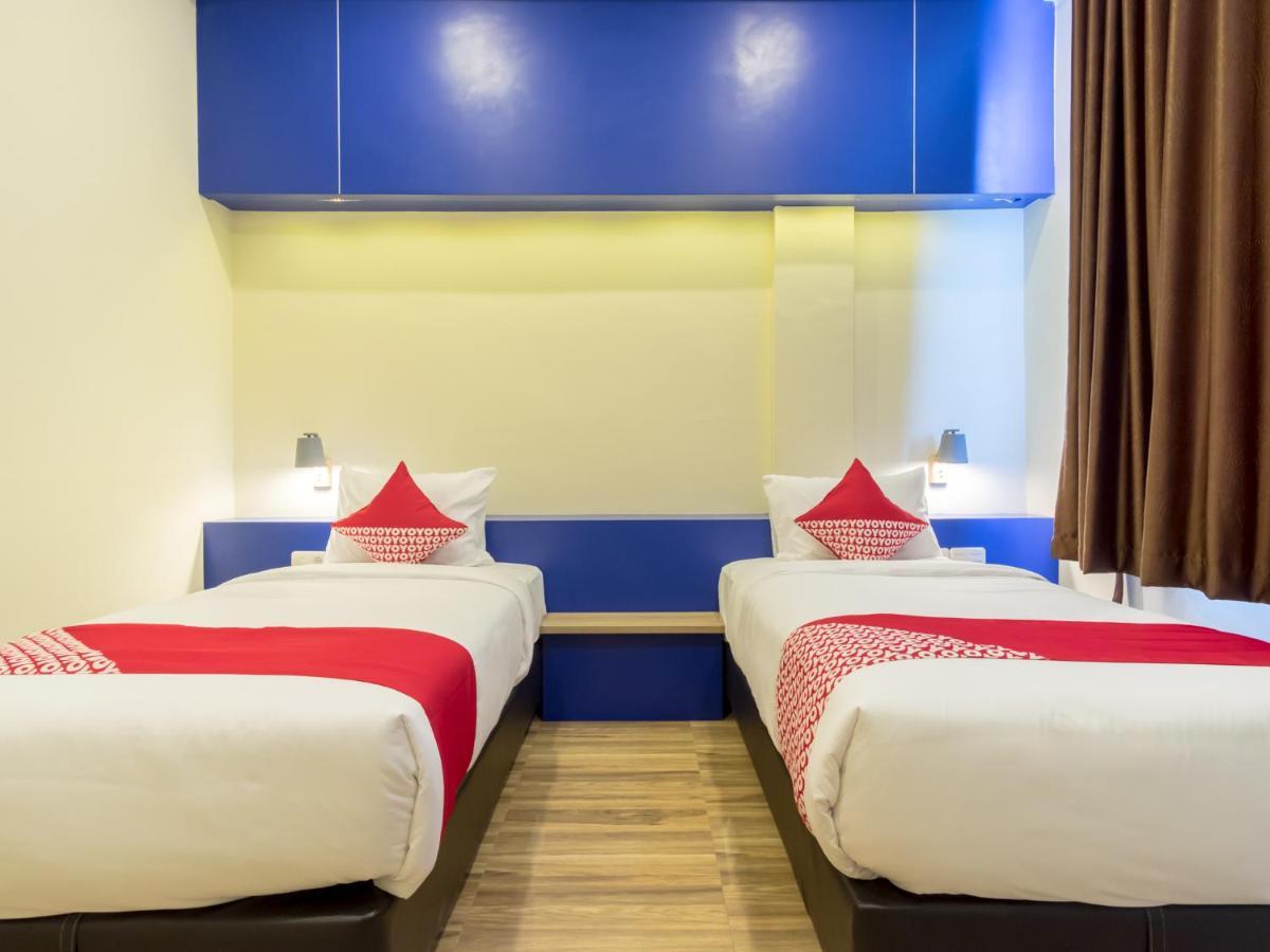 Oyo 727 Merlion Hotel Medan Bagian luar foto