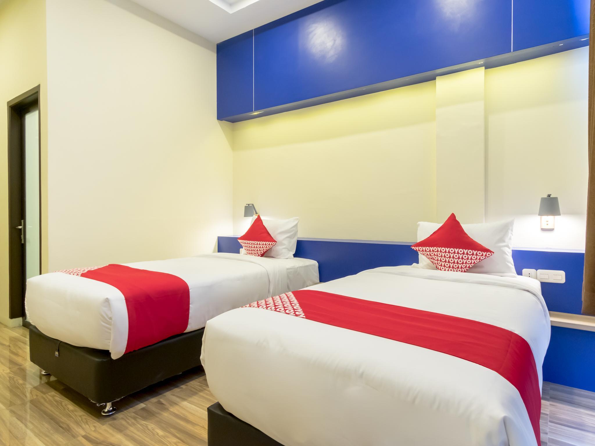 Oyo 727 Merlion Hotel Medan Bagian luar foto